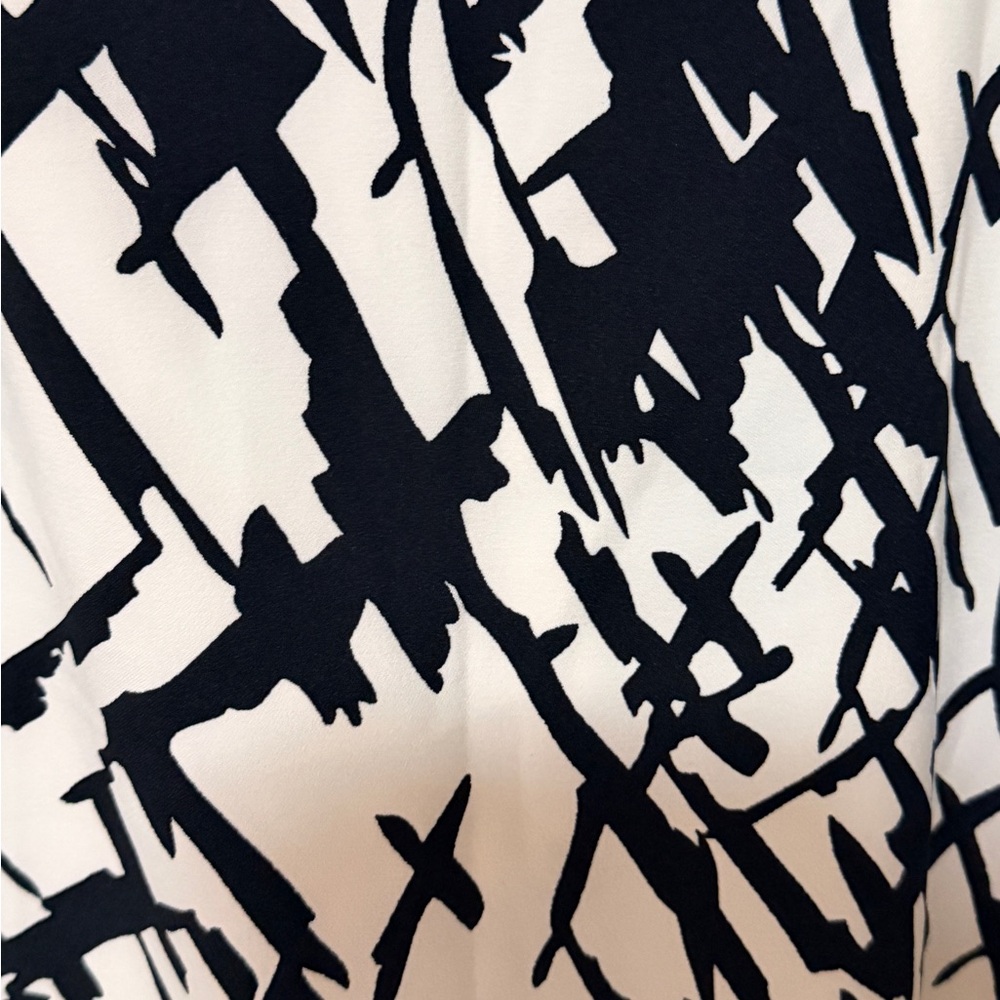 Tahari Black & White Abstract Print Pencil Skirt - Picture 8 of 11